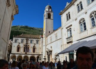 Citizens Had a Duty to Build the Walls